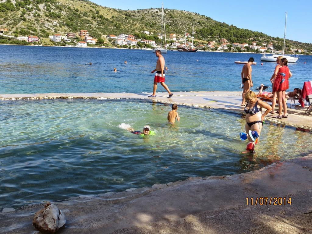 Apartmani ADRIATIC Rogoznica  Bagian luar foto
